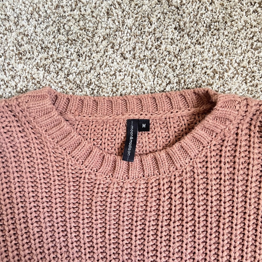 moon & madison Dusty Pink Textured Sweater size M - Picture 3 of 6